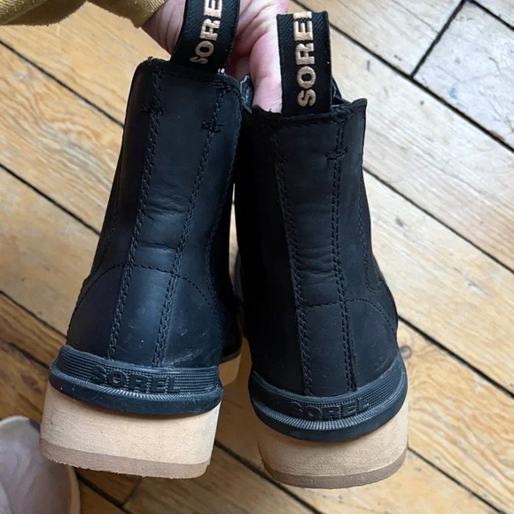Sorel Women’s Hi Line Waterproof Chelsea Boots - Picture 4 of 9